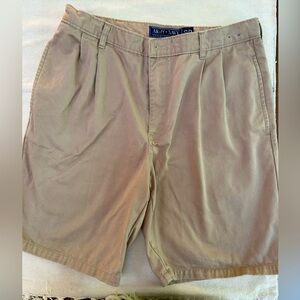 Men’s Khaki Shorts, 33s, 100 cotton, machine wash warm. Very good condition.